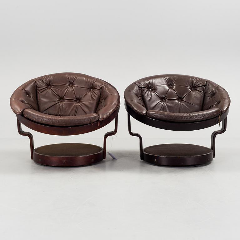 A pair of beech and Leather"Convair" lounge chairs by Oddmund Vad. 1970s.