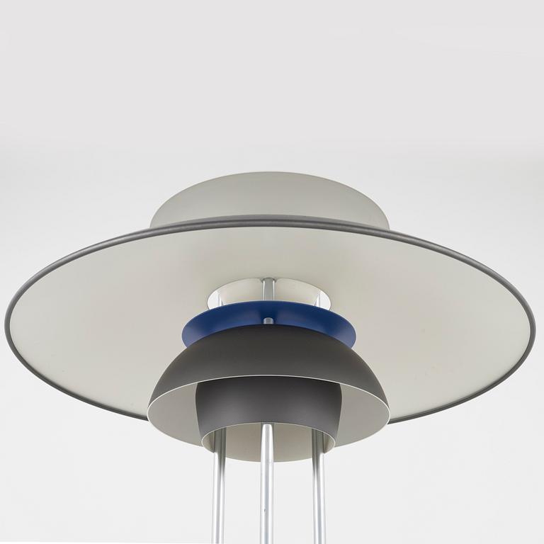 Poul Henningsen, Poul Henningsen, table lamp "PH5", model 27095, Denmark.