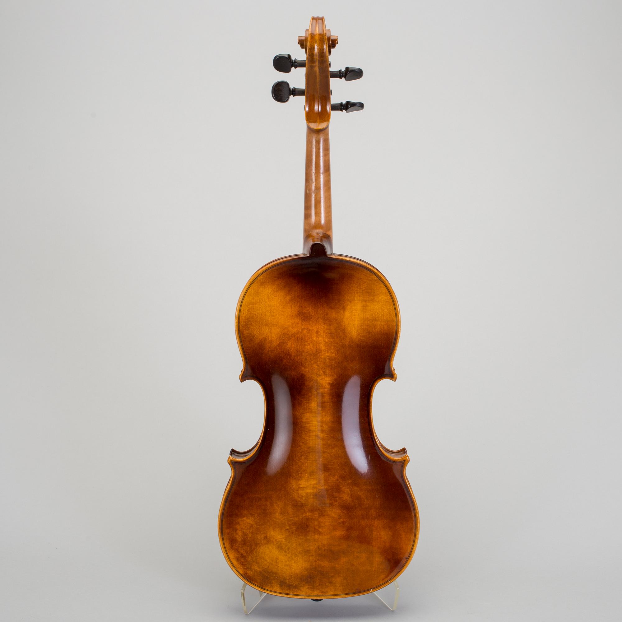 FIOL/VIOLIN, Karl Höfner samt STRÅKE, T.Sugito, 1900-talets fjärde kvartal.