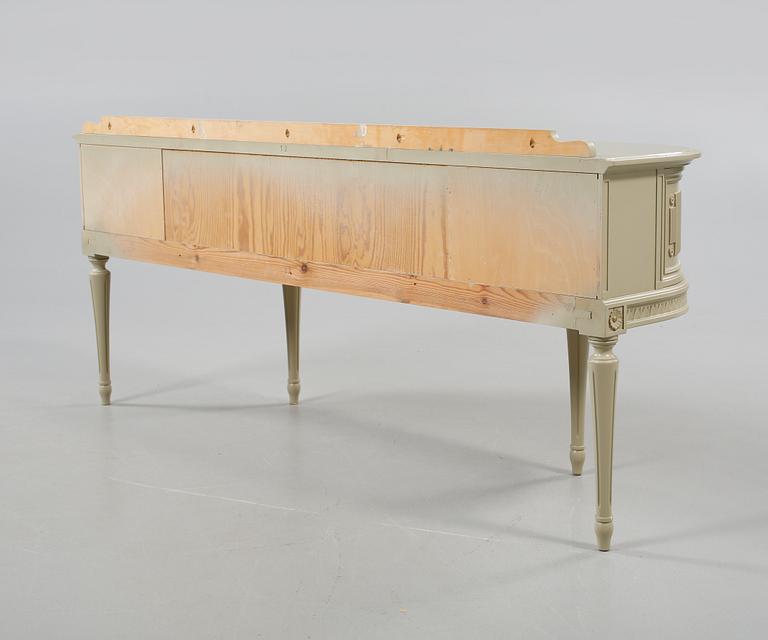 SIDEBOARD, gustaviansk stil, 1900-talets andra hälft.