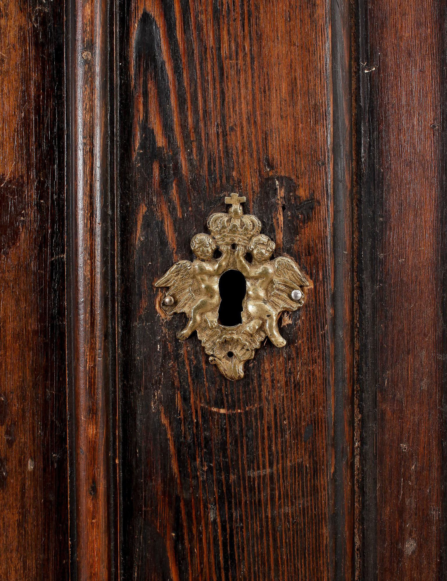 SALSSSKÅP, senbarock, 1700-tal.
