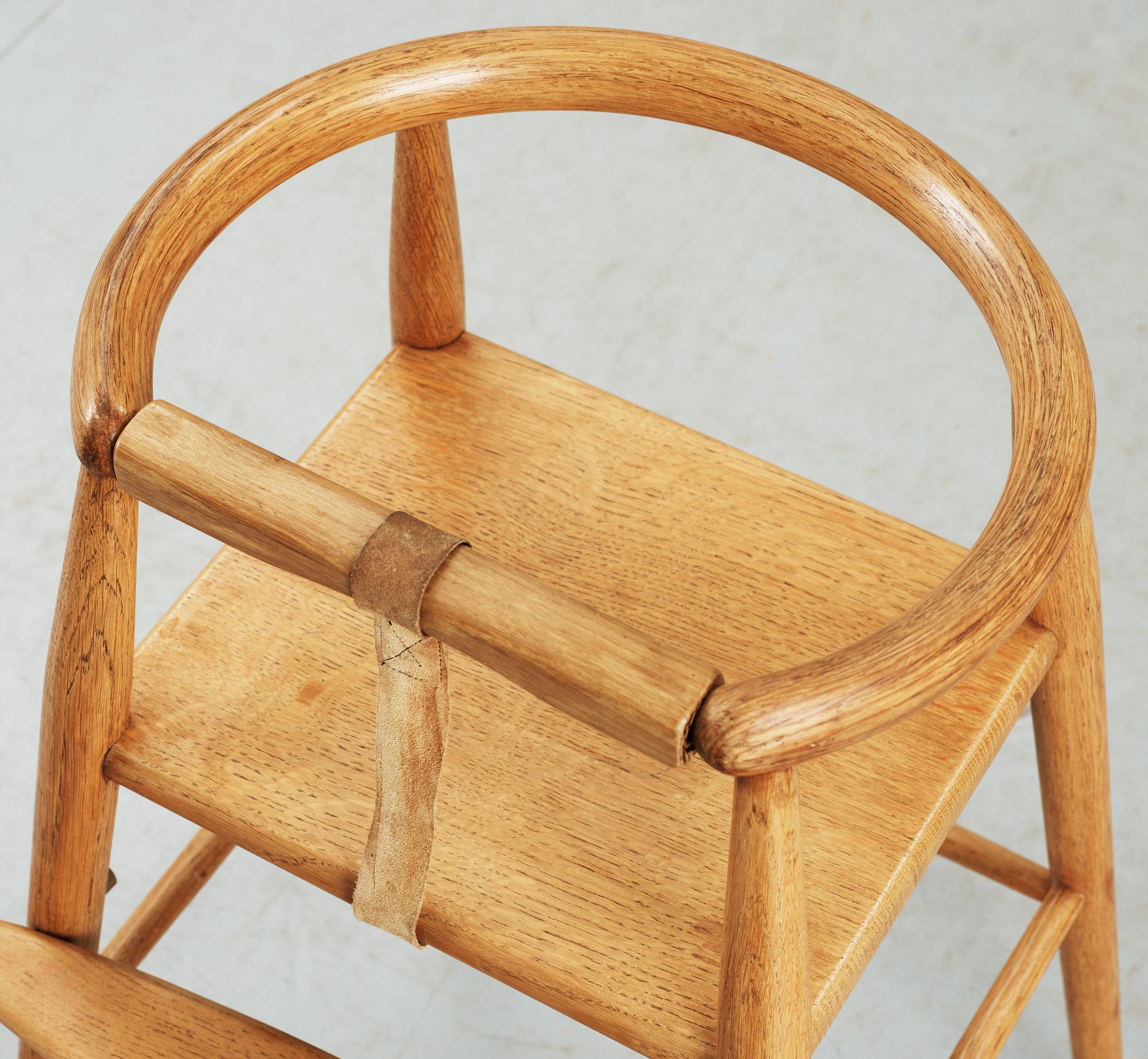 BARNSTOL. Furnituremakers, Danmark. Brännstämplad. Formgiven 1955 av Nanna Ditzel för Kolds Savverk, Kerteminde.