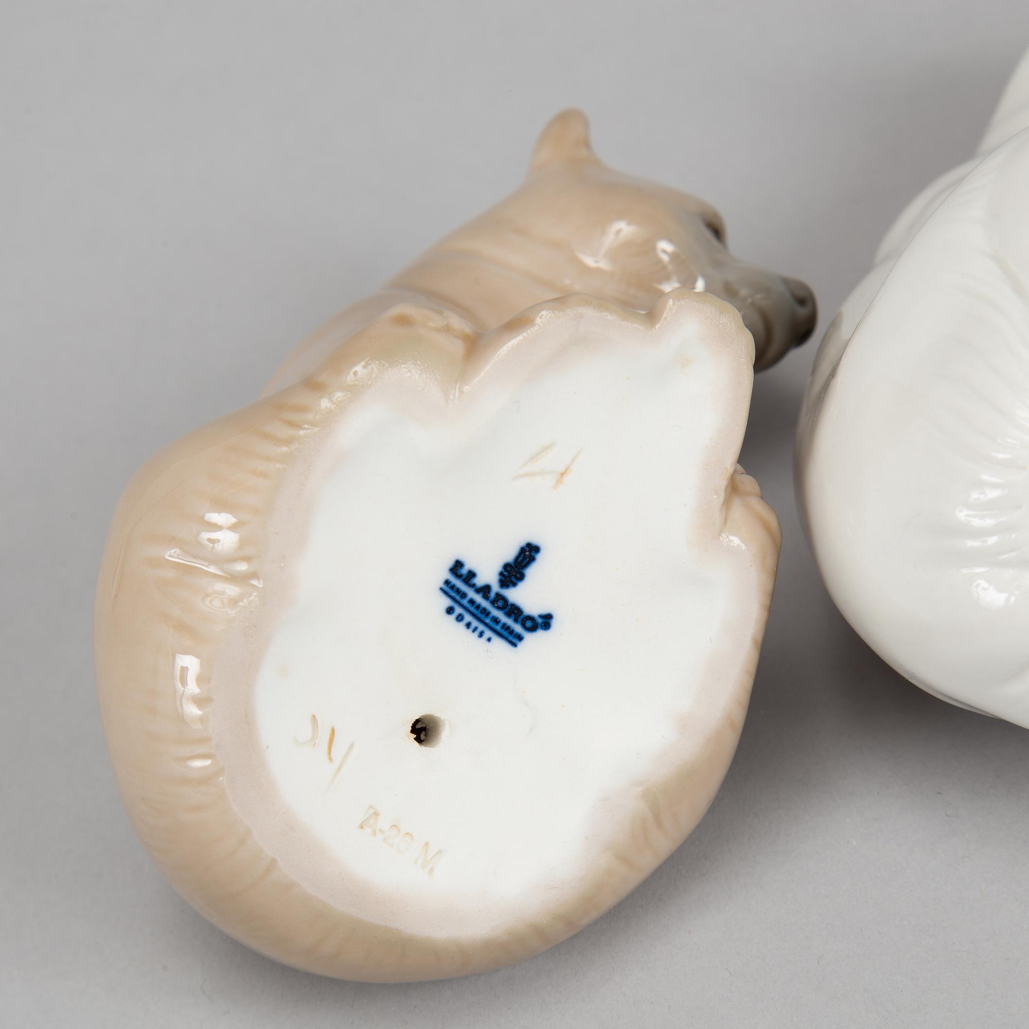 Lladrò two porcelain polar bears, Spain.