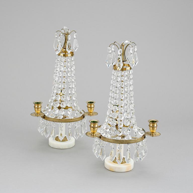 BORDSLYSTRAR, ett par, gustaviansk stil, 1900-talets mitt.