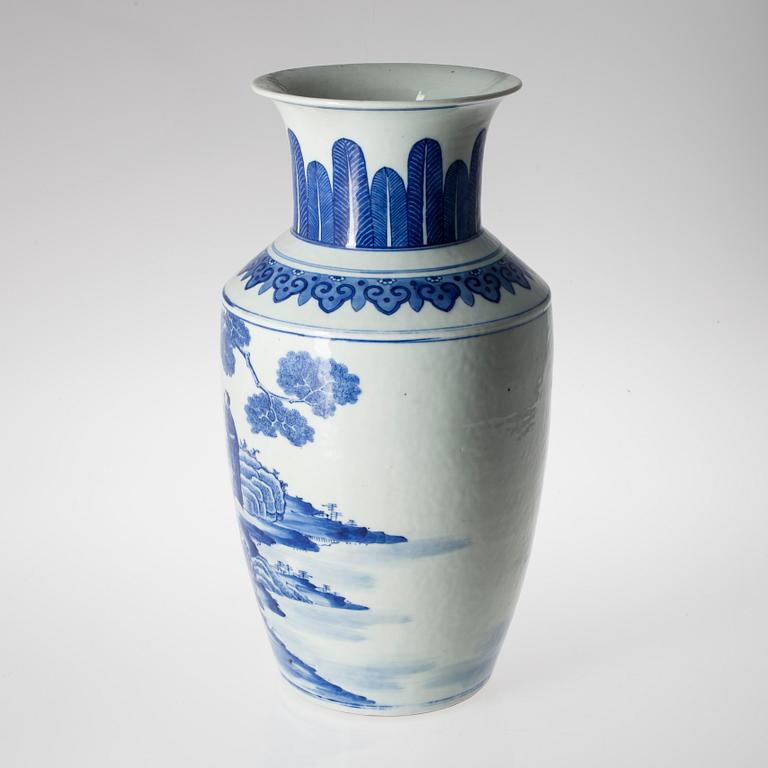VAS, porslin, Kina sekelskiftet 1800/1900.