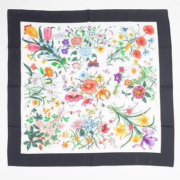 Gucci, a 'Flora' twill silk scarf.