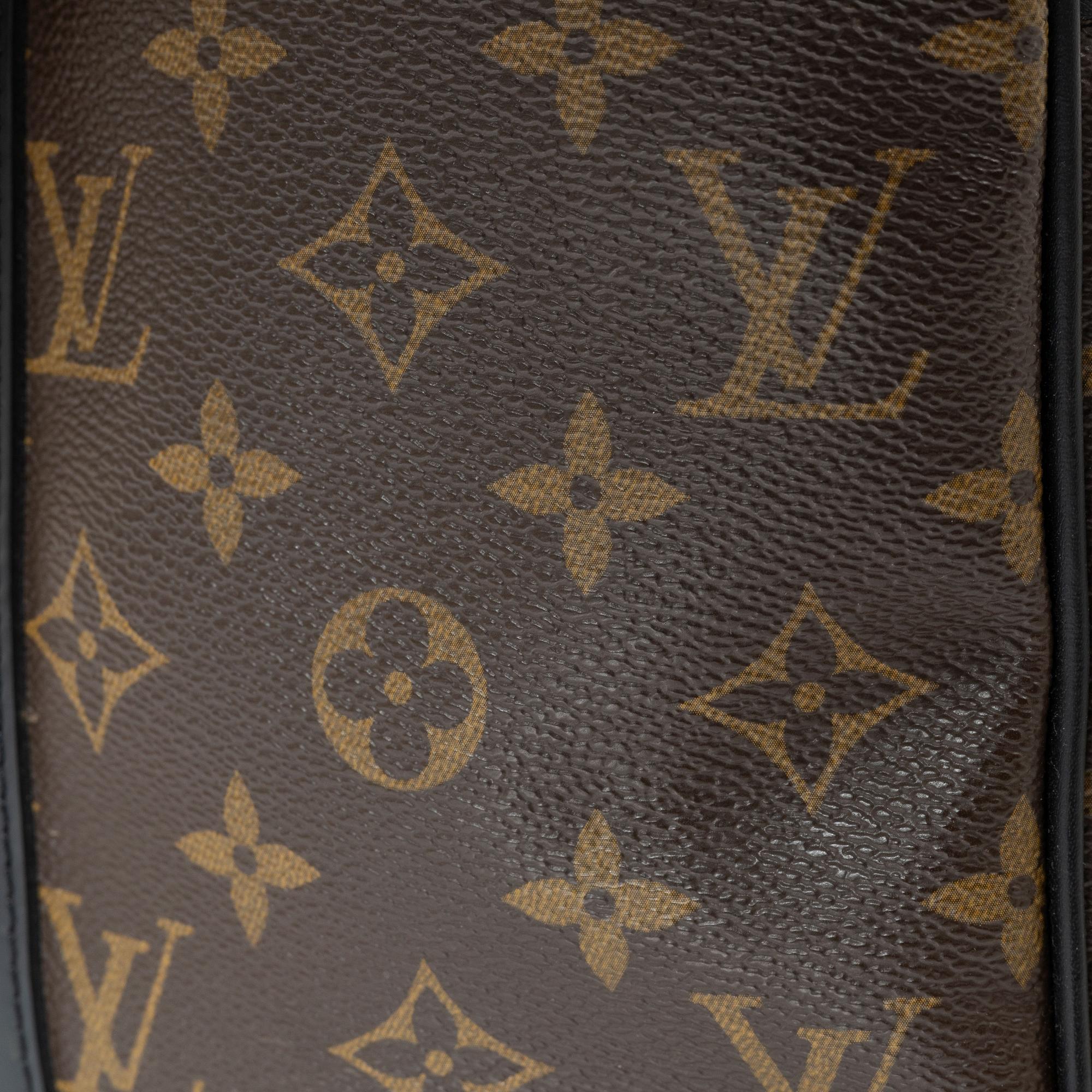 Louis Vuitton, "Travel Document Holder PM", 2018.
