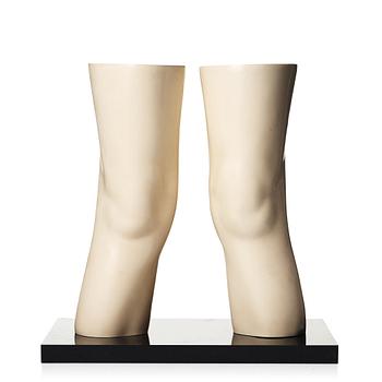 317. Claes Oldenburg, "London knees".