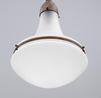 TAKLAMPA, 1900-talets första hälft. Höjd 52 cm.