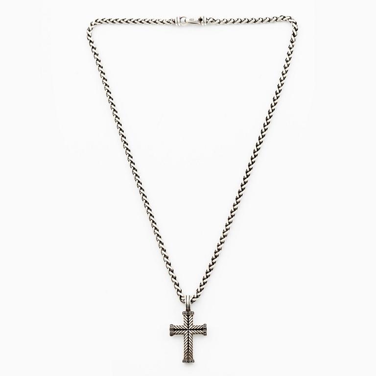 David Yurman, necklace in the form of a cross, silver with black diamonds.