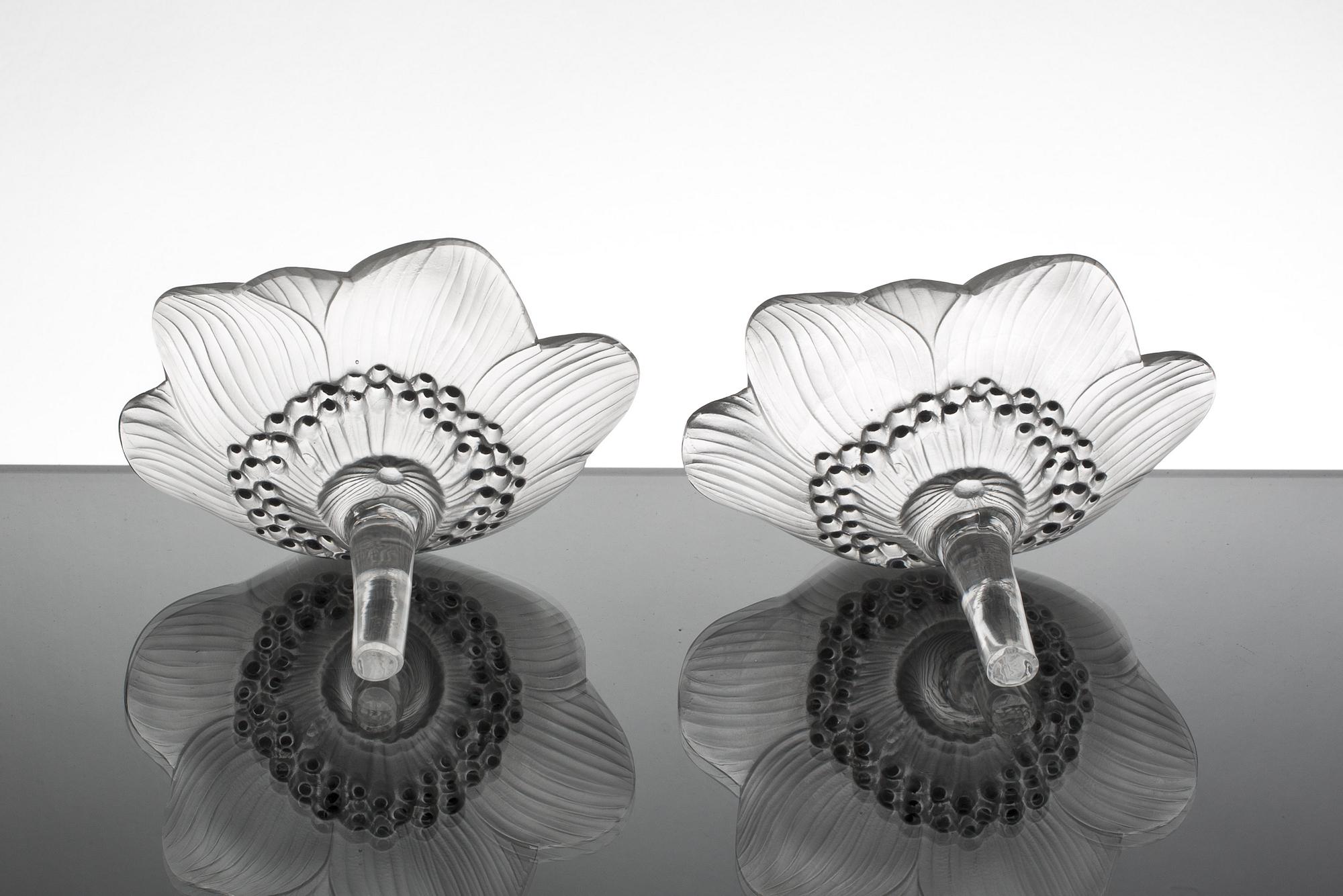 BLOMMOR OCH LJUSHÅLLARE, 2+2, glas. Lalique.