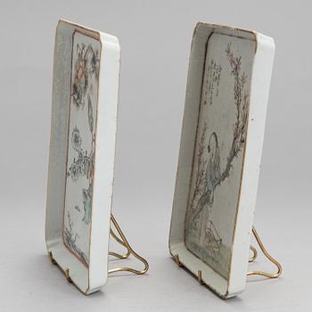 Two early 20th century Chinese porcelain plaques/trays.