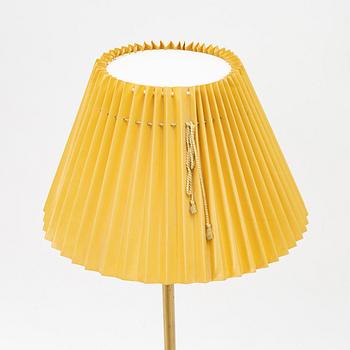 Josef Frank, golvlampa, modell 2326, Firma Svenskt Tenn.