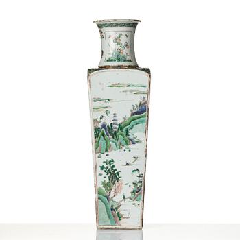 Vas, porslin. Qingdynastin, Kangxi (1662-1722).