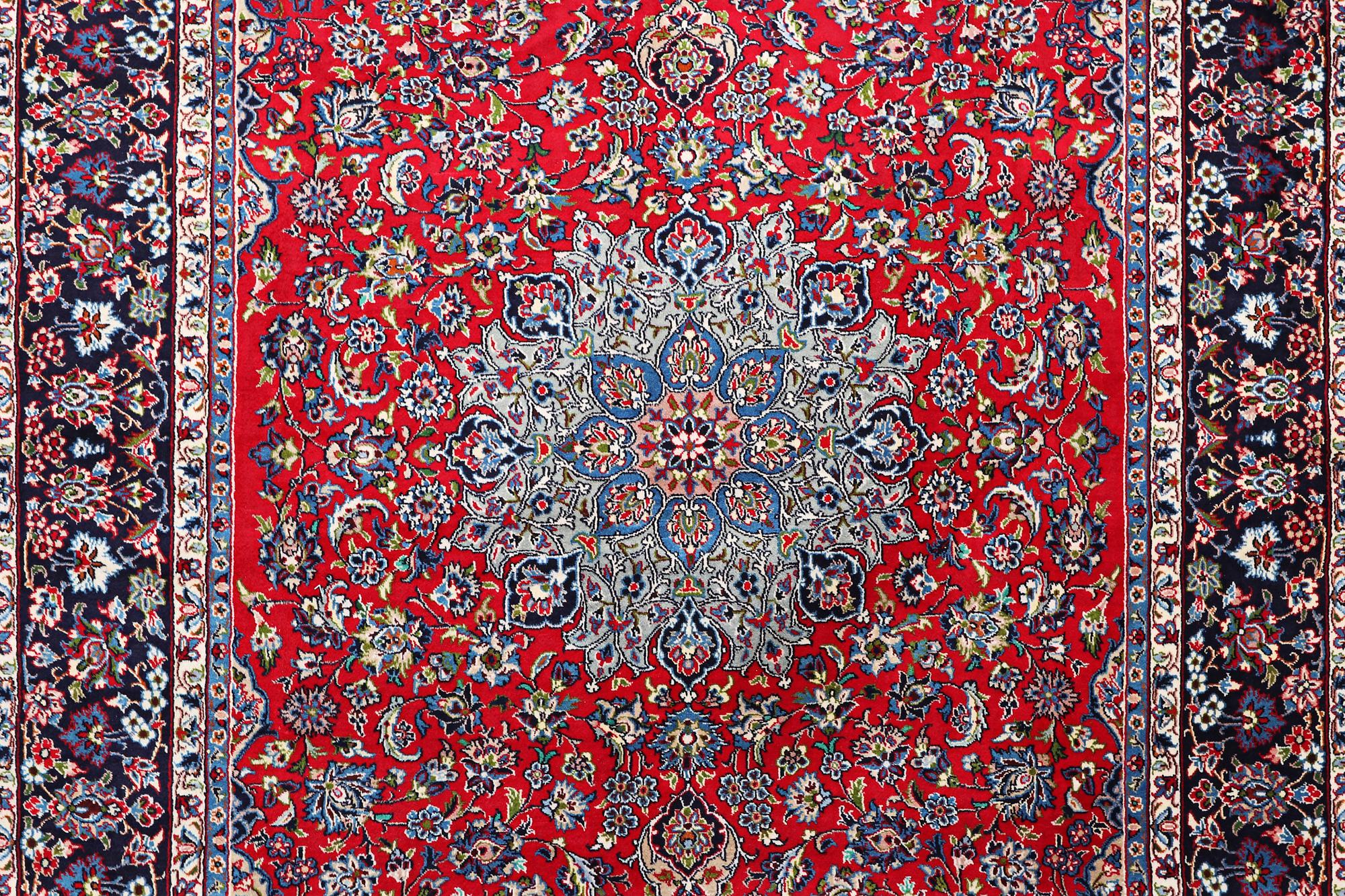 A carpet, Kashan, ca 406 x 301 cm.