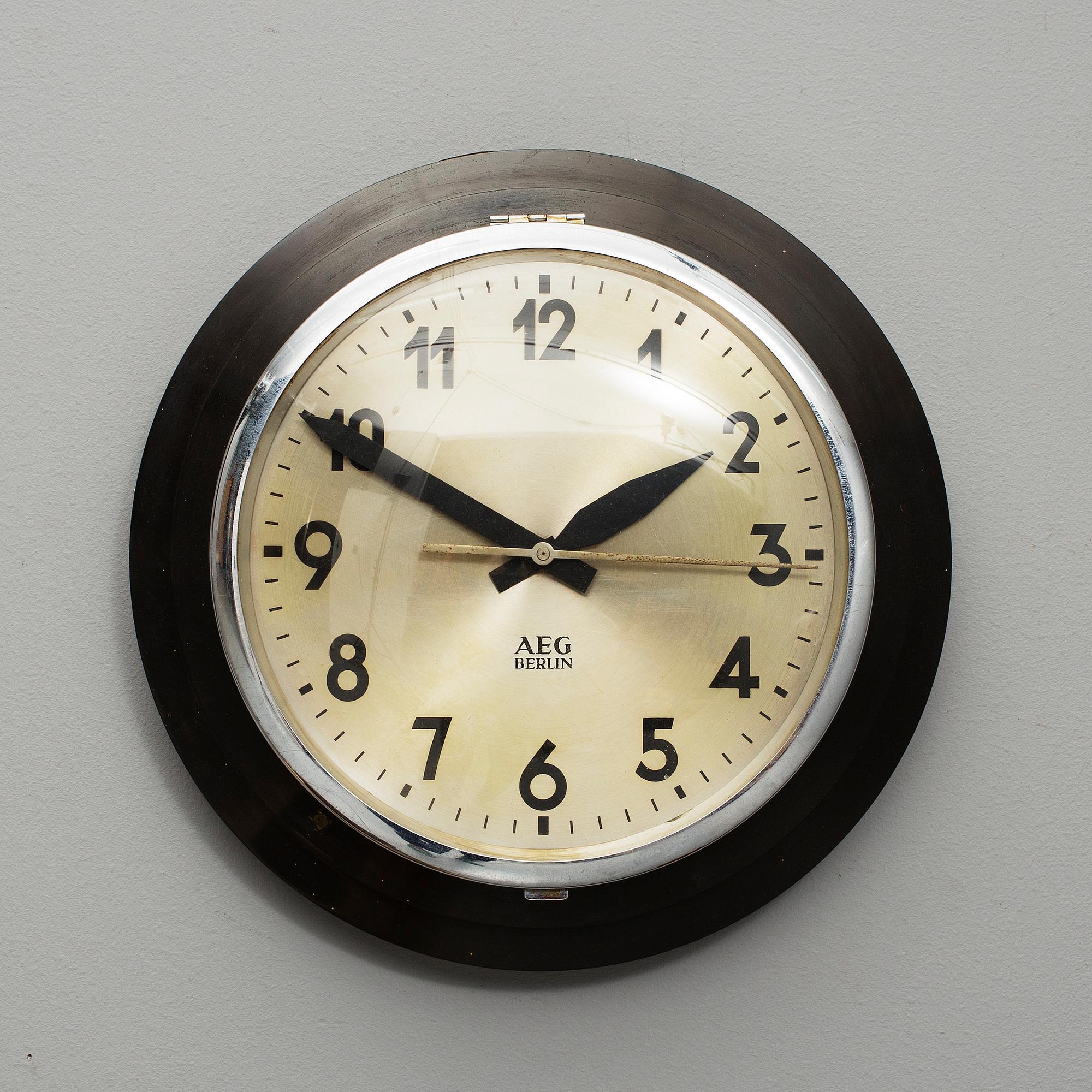 PETER BEHRENS, väggklocka, AEG Electric Supply Clock, Berlin. 1900-tal.