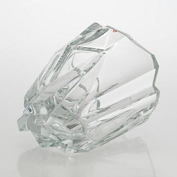 Tapio Wirkkala, vas, "Isberg", signerad Tapio Wirkkala 3825.