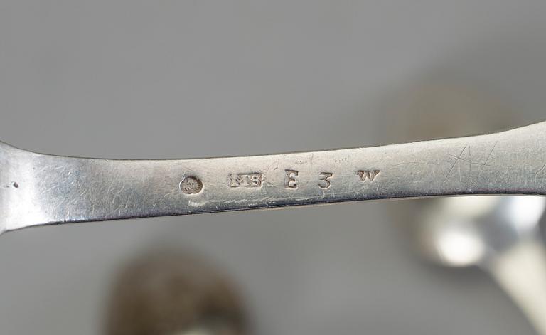 SKEDAR, 8st, silver, bla Johan Lindbom, Visby, 1796. Vikt ca 340g.