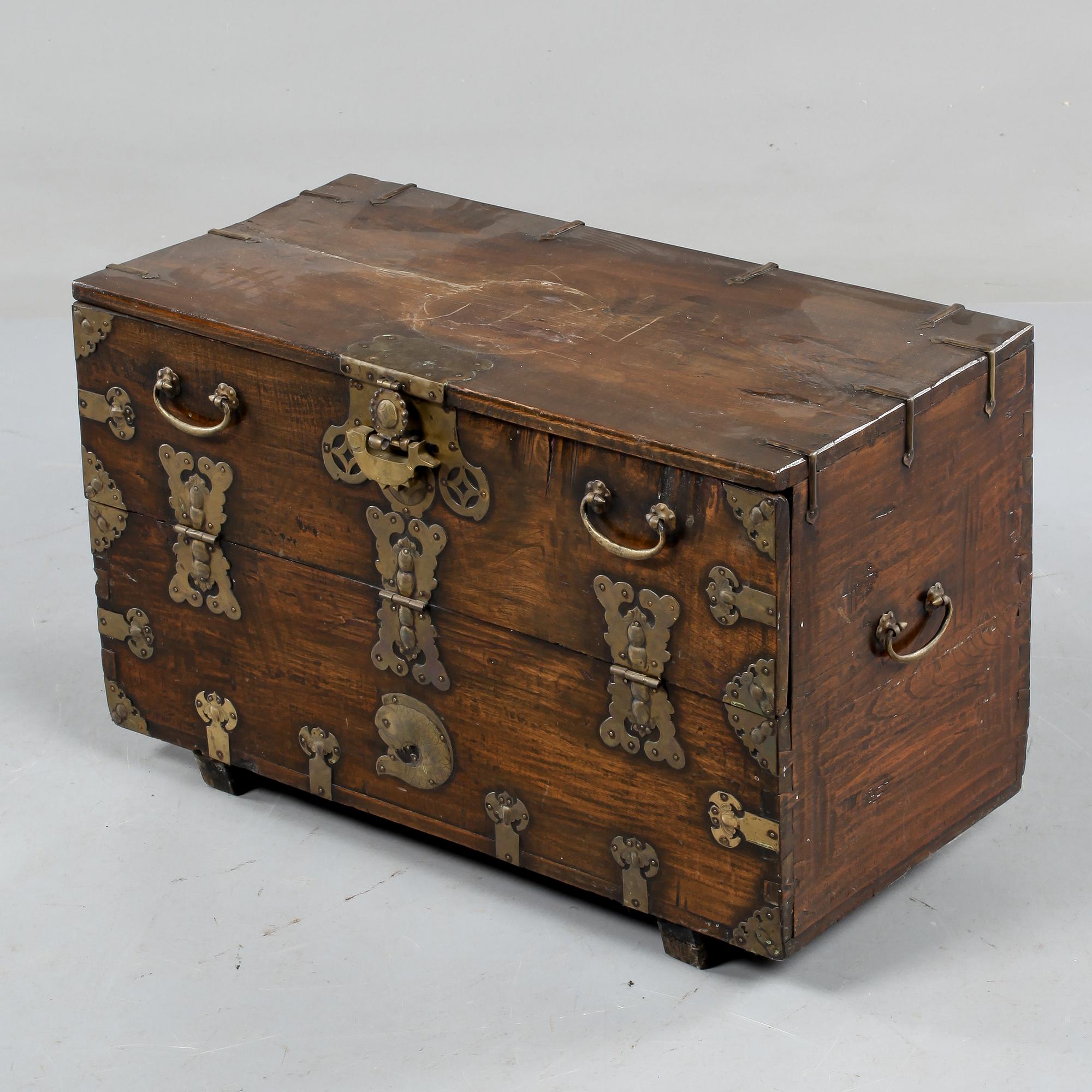 KISTA, orientalisk, omkring 1900-talets mitt.