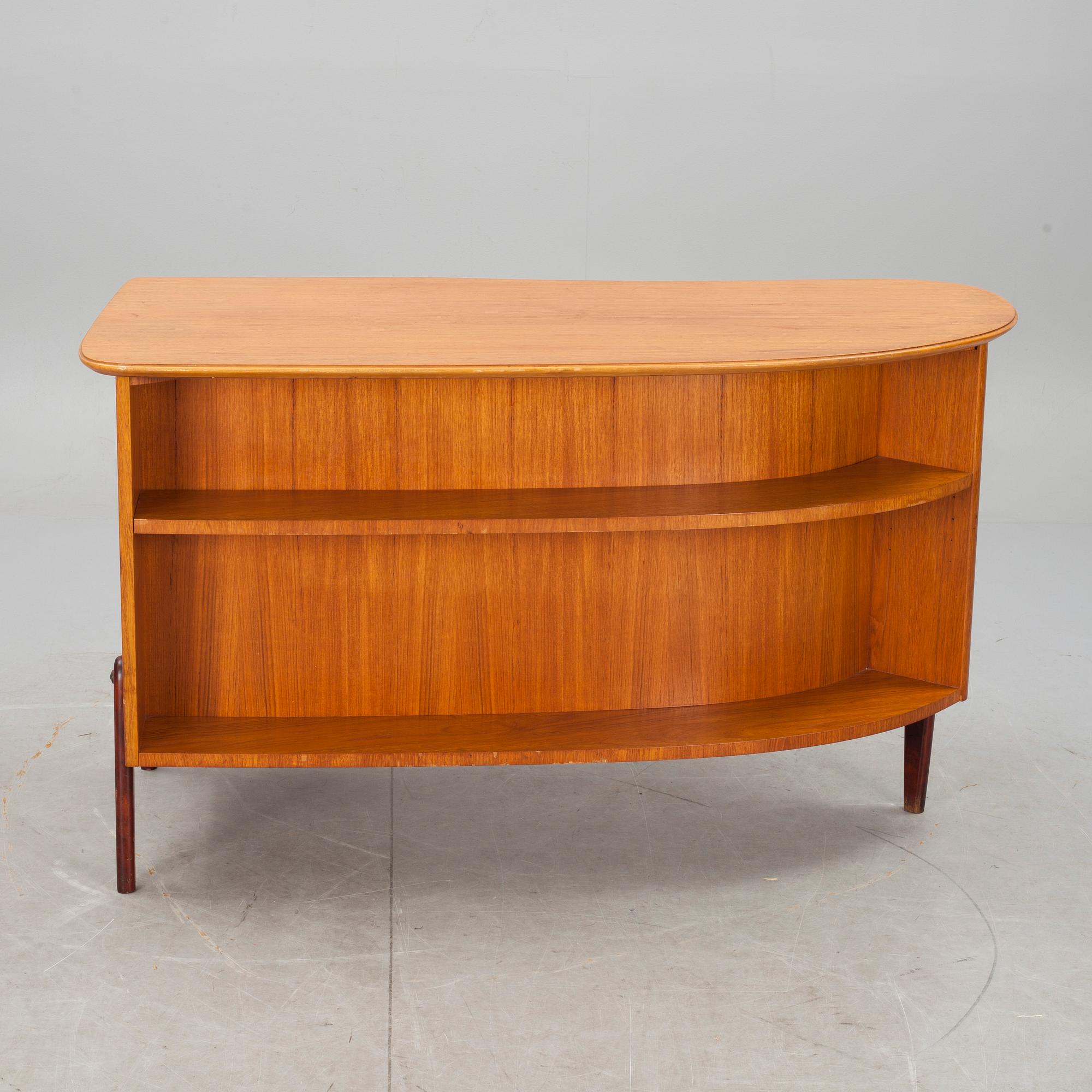 SKRIVBORD, 1900-talets mitt.