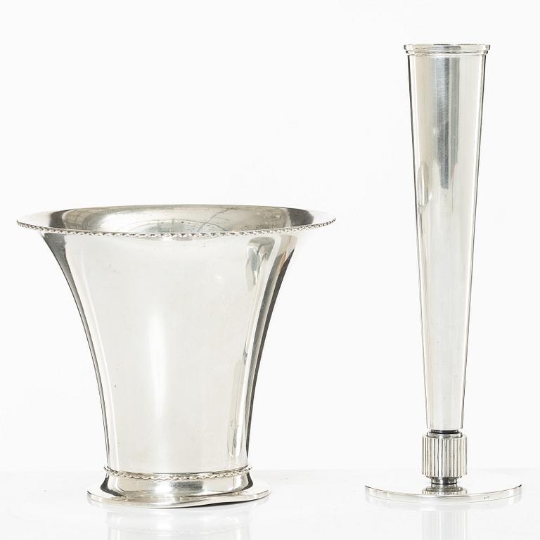 Vaser, 2 st, silver, 1941-52.