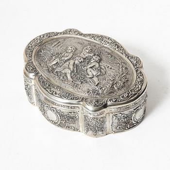 A silver box, Baroque style, 20th Century.