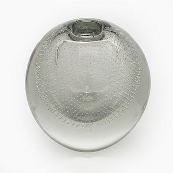 Gunnel Nyman, vas, modell "GN 17", signerad G. Nyman Nuutajärvi Notsjö -54. Formigiven 1947.