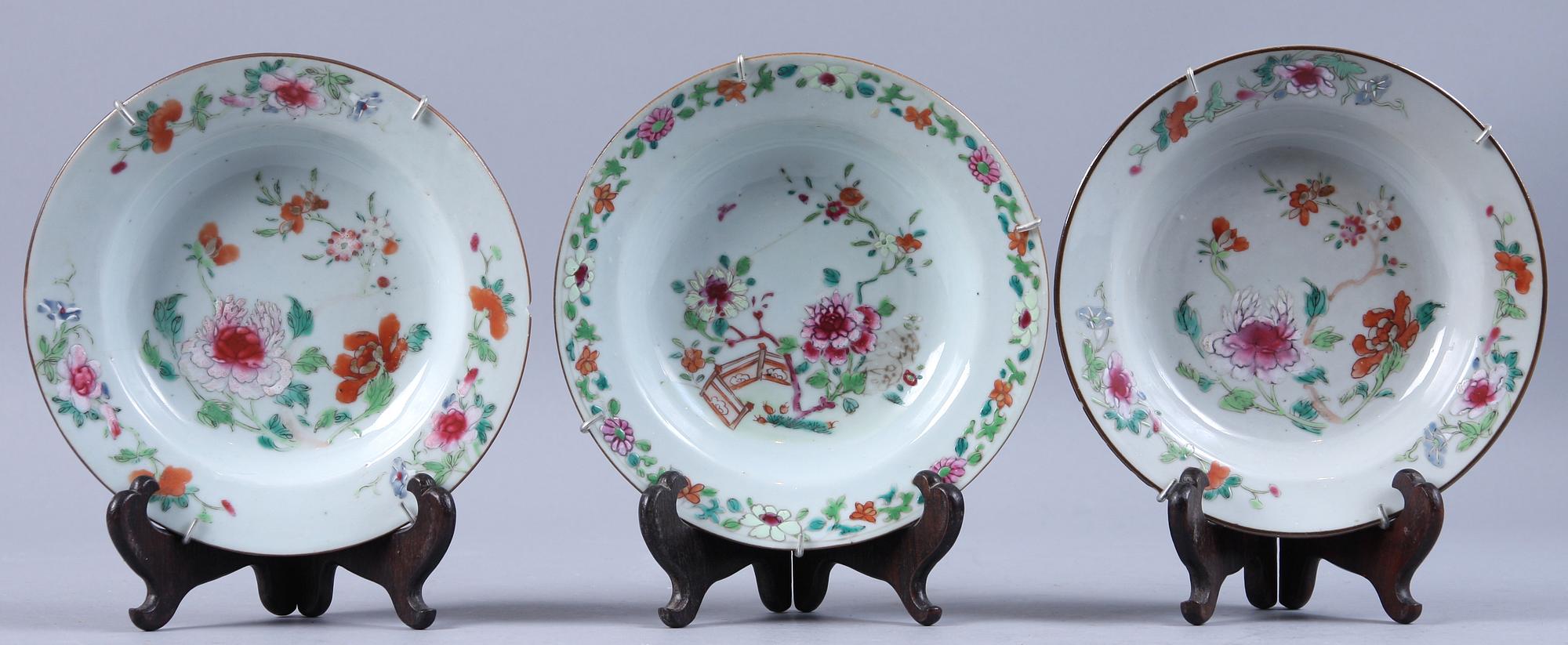 BÄRTALLRIKAR, 3 st samt TALLRIKAR 3 st, porslin, Kina, 1700-tal.