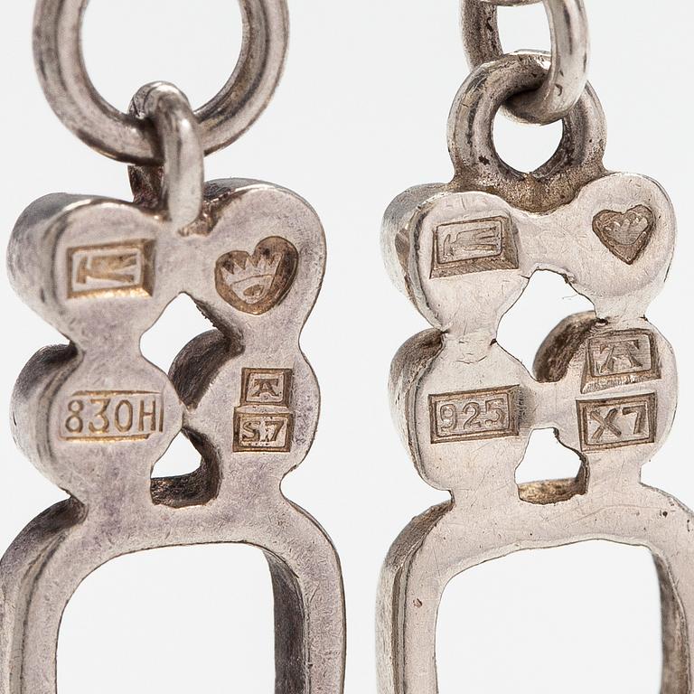 Jorma Laine, Rannekoru ja kaulakoru, hopeaa. Kultateollisuus, Turku 1966 ja 1971.