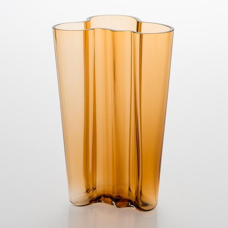 Alvar Aalto, maljakko, 201, 'Aavikko', merkitty Iittala.