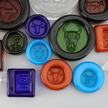 Erik Höglund, 23 glass objects.