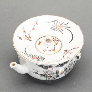 TEKANNA, Kina, porslin, 1800-tal.
