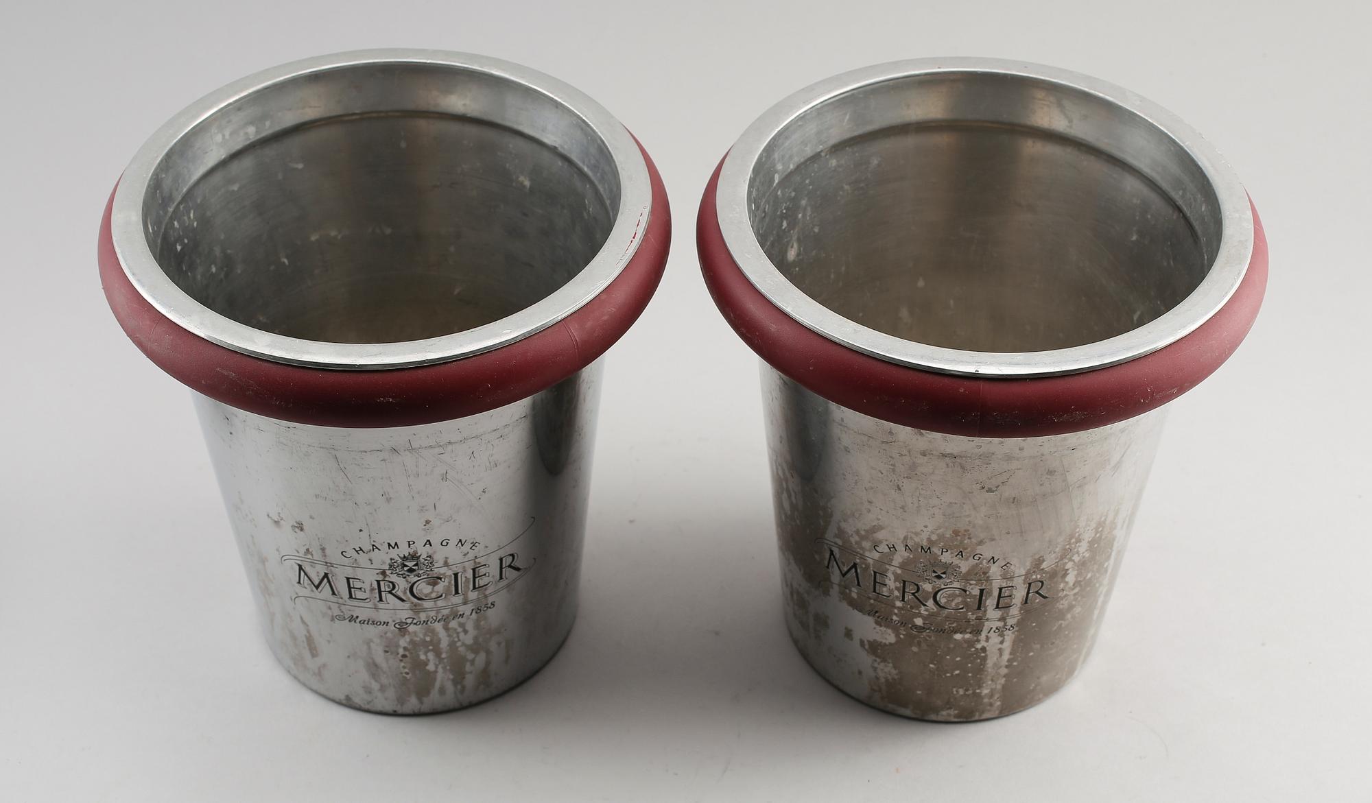 CHAMPAGNEKYLARE, 1 par, aluminium, "Champagne Mercier", 1900-talets mitt.