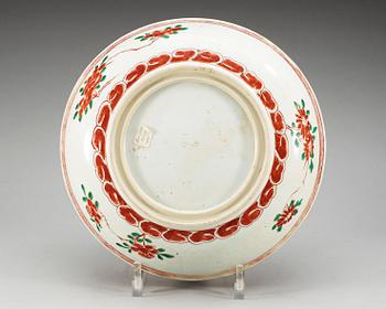 A wucai dish, Qing dynasty, Kangxi (1662-1722).