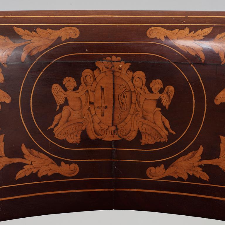 KARMSTOL. Empire, 1800-tal.