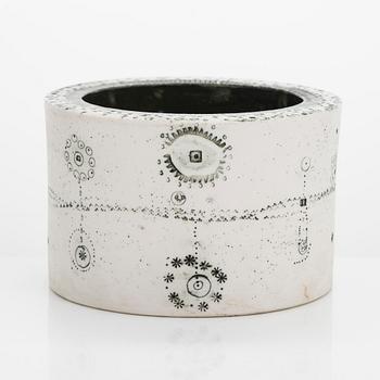 Rut Bryk, a stoneware bowl signed BRYK Arabia. .