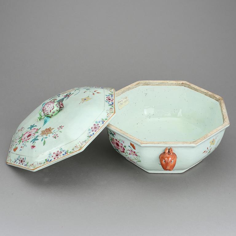 TERRIN, porslin, Qingdynastin, Qianlong (1736-95).