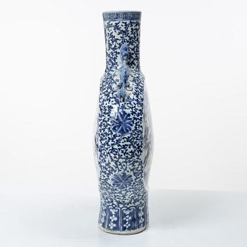 Pilgrimsflaska, porslin, Kina, Qingdynastin, 1800-tal.