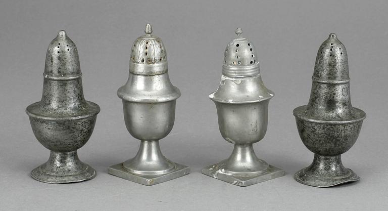 STRÖARE, tenn, två par, bl.a. 1800-tal.