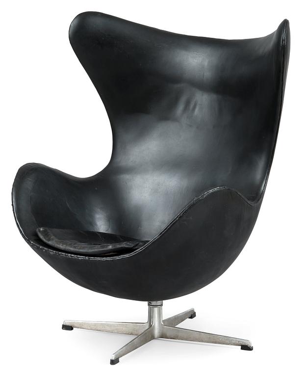 Arne Jacobsen, AN ARMCHAIR.