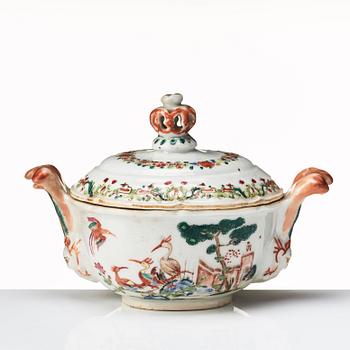 Smörterrin med lock, kompaniporslin. Qingdynastin, Qianlong (1736-95).