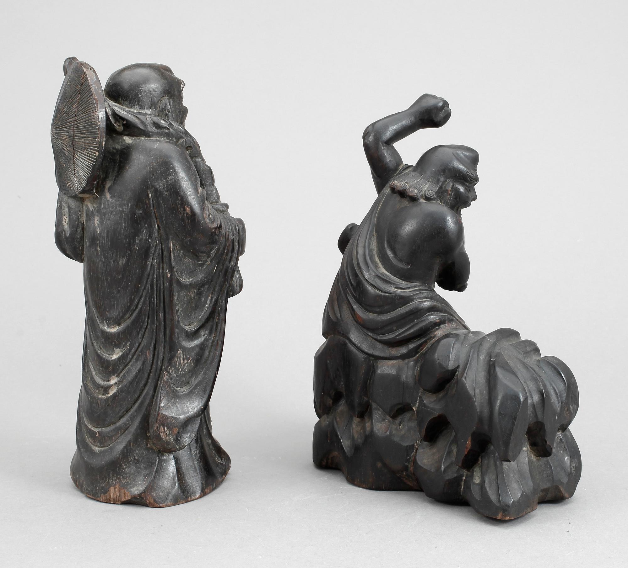 FIGURER, 2 st, trä, Kina, modern tillverkning.