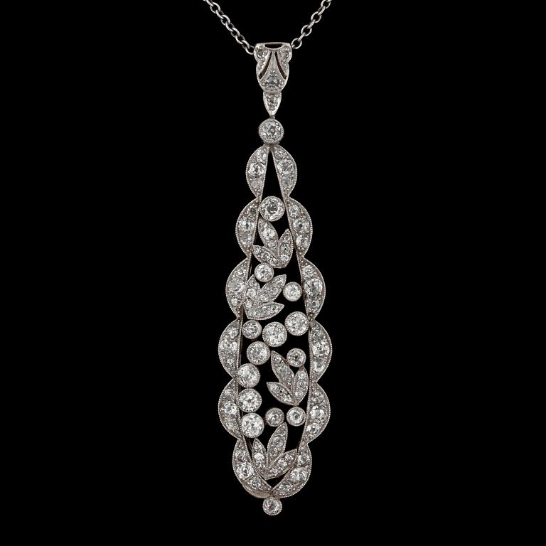 An Edwardian diamond necklace in the shape of an oval. Total carat weight circa 1.80 cts.