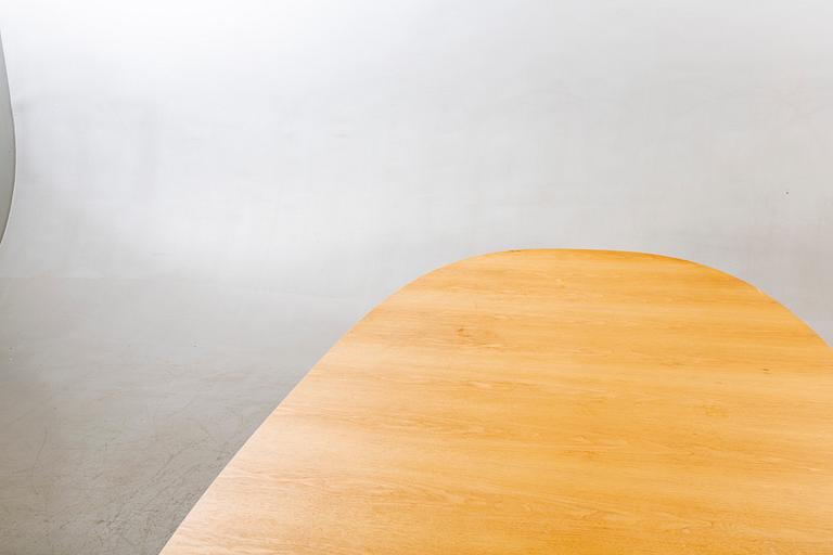 Piet Hein & Bruno Mathsson, bord, "Superellips" för Rebublic of Fritz Hansen 2000-tal.