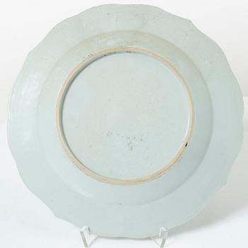 Tallrikar, porslin, åtta stycken, Qingdynastin, Qianlong (1736-95).