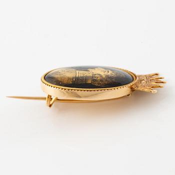 A brooch, 18K gold with a profile portrait of King Karl XIV Johan.