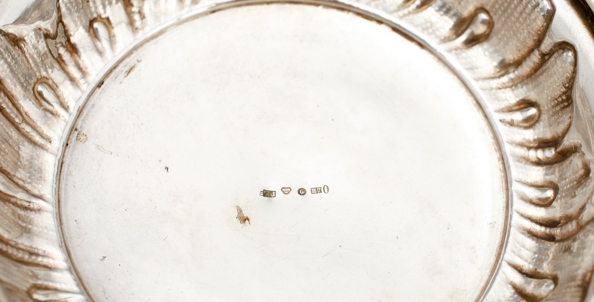 VAS, silver, svenska stämplar EJ 1910. Vikt 560 g.