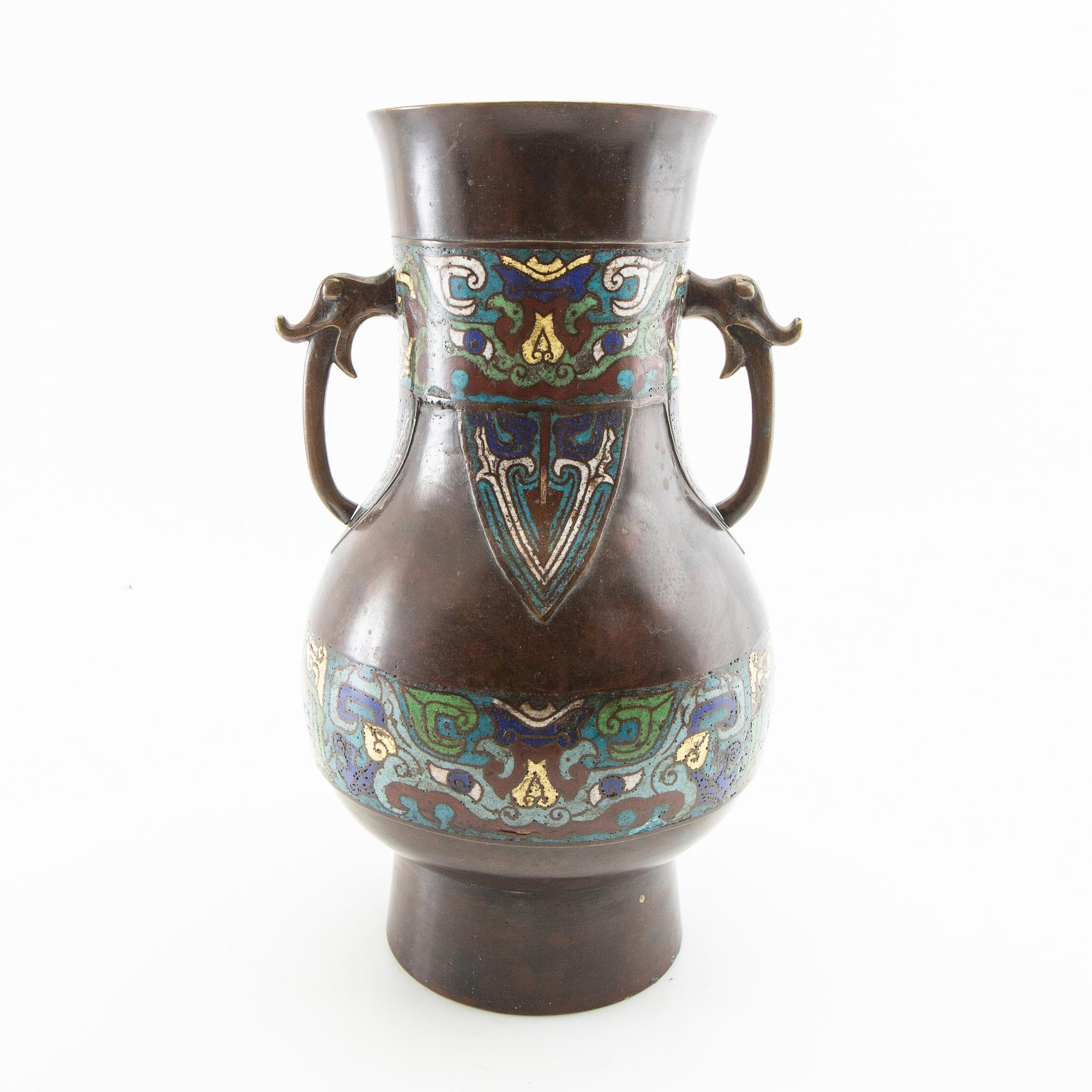 Vase China early 20th century bronze with cloisonné.
