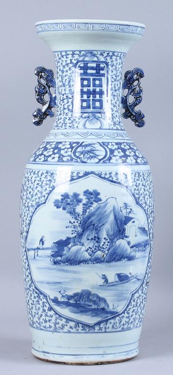 GOLVURNA, porslin, Kina, 1800-tal.