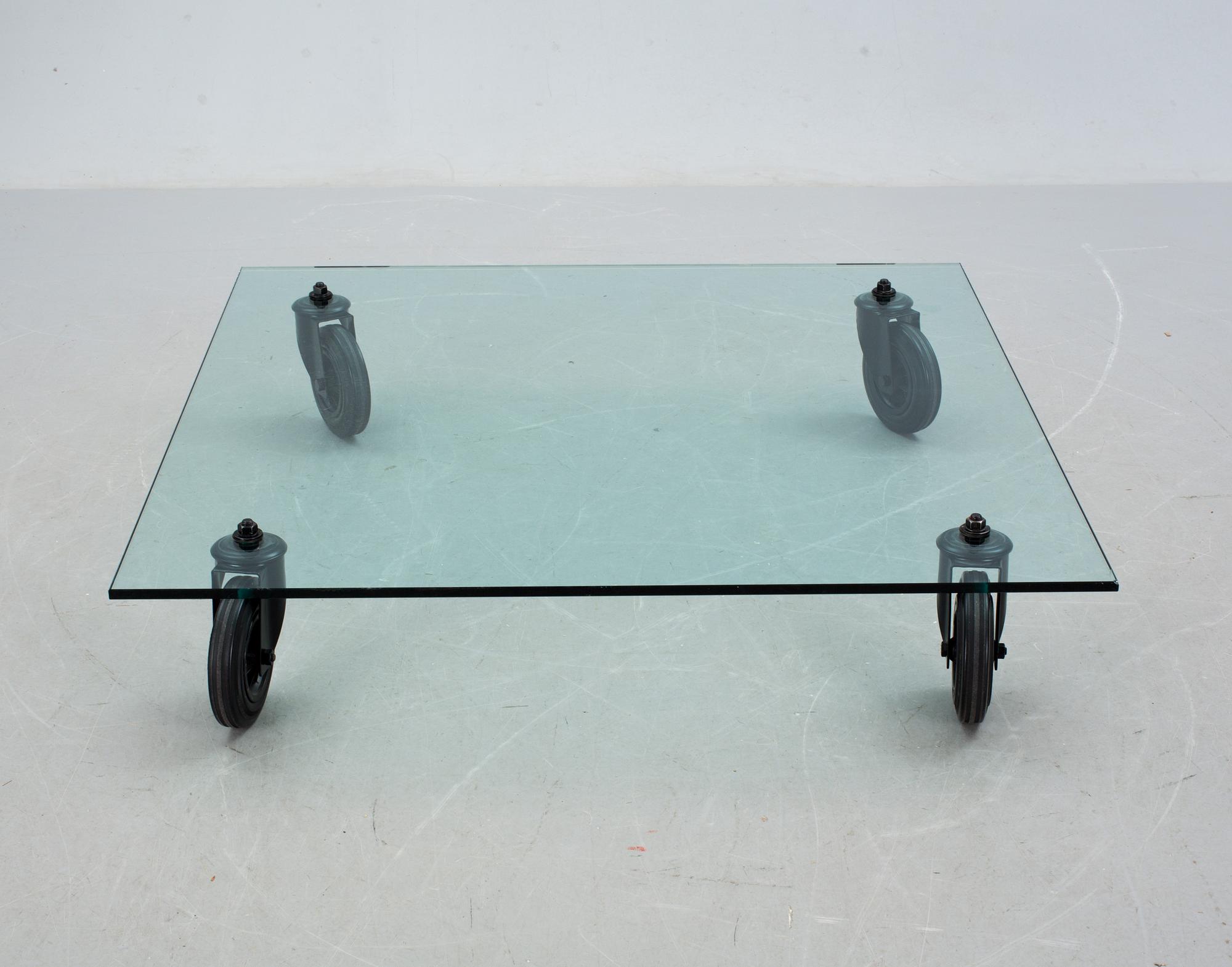 SOFFBORD, "Tavolo con Ruote", Gae Aulenti, Fontana Arte, Italien.